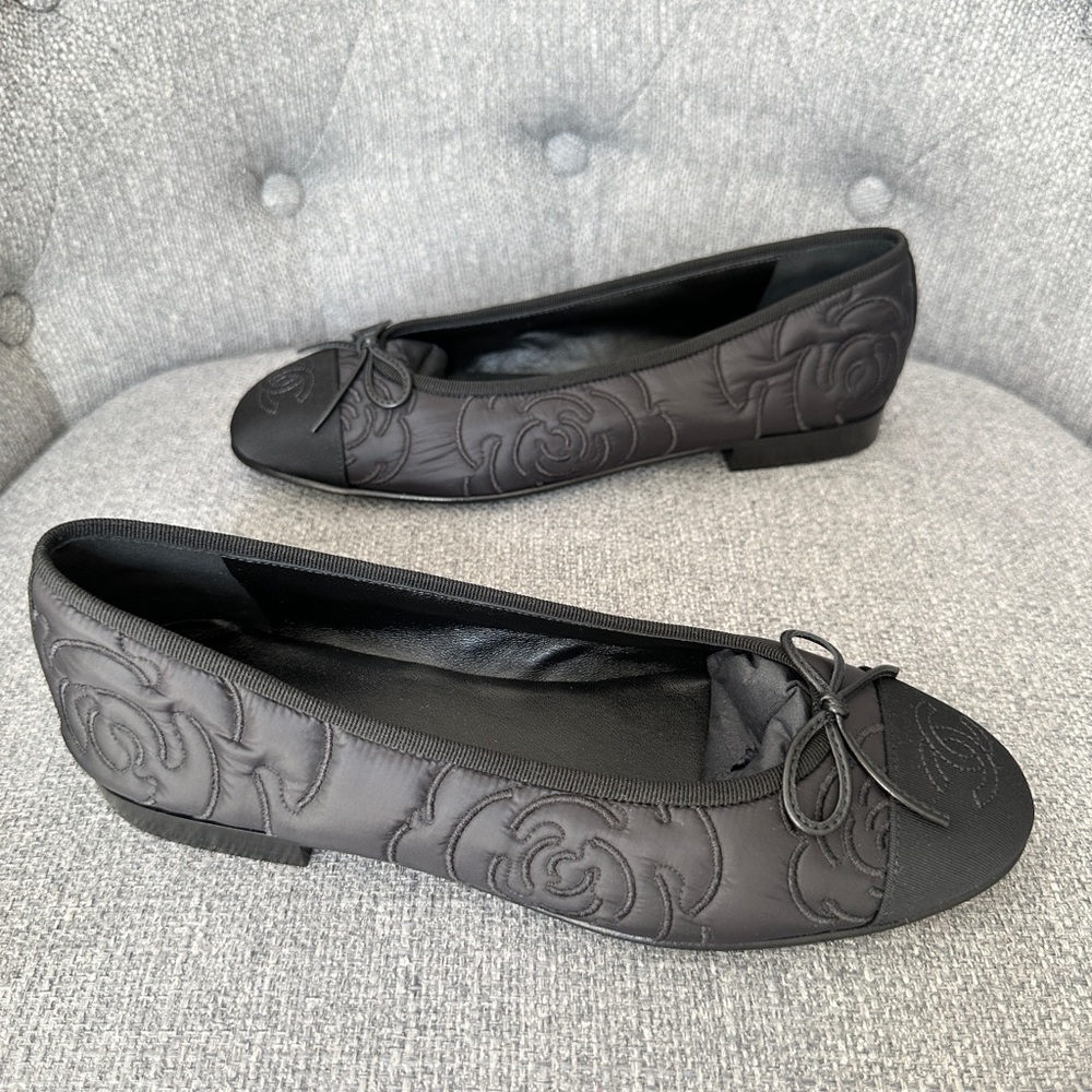 CHANEL CC LOGO CAMELLIA BLACK NYLON BALLET BALLERINA FLATS SHOES 37C